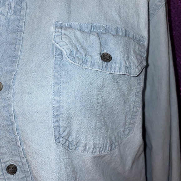 🆕💜 Wrangler Comfort Flex Light Wash Button Down Shirt M Western Denim - Picture 5 of 15